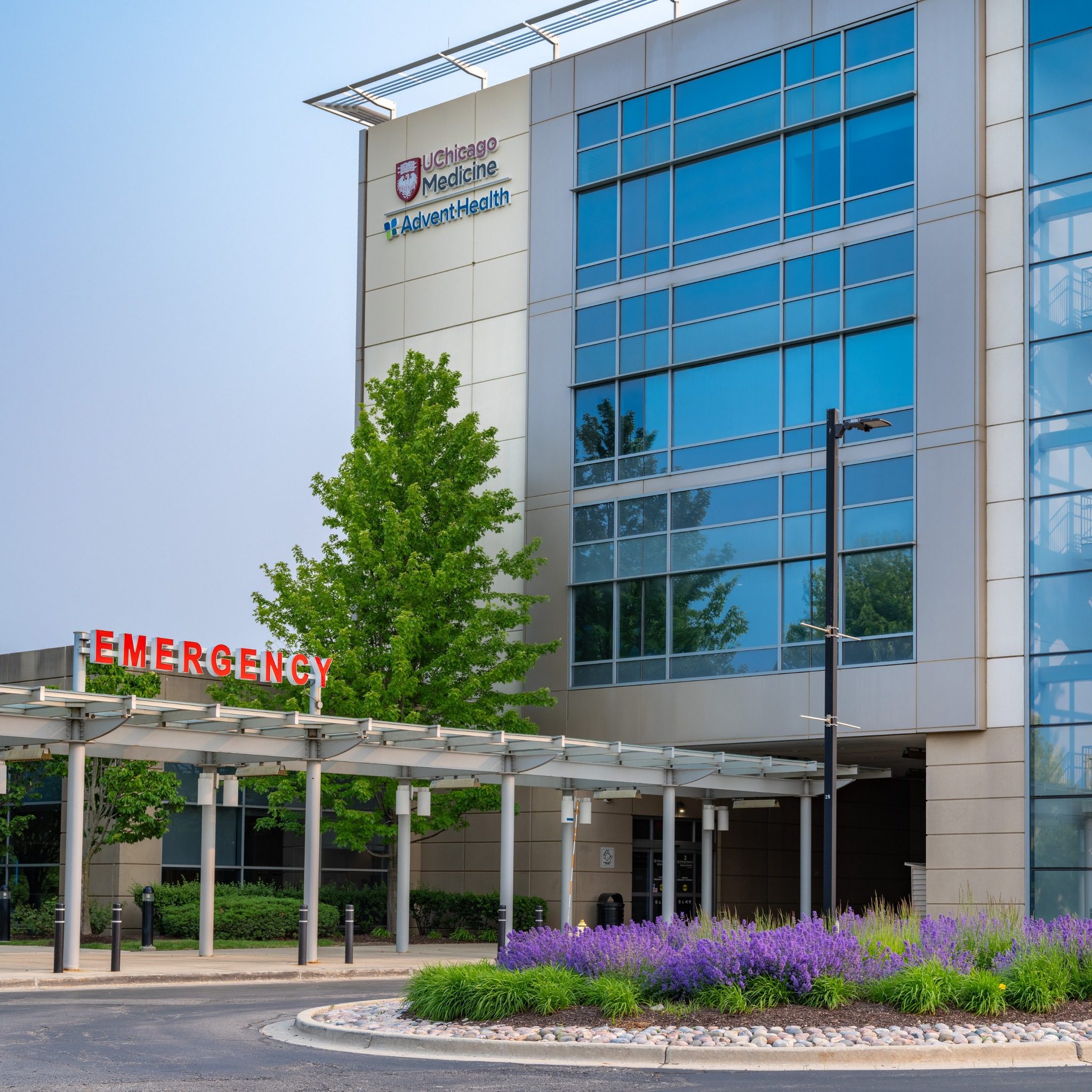 Exterior of AdventHealth Baptist hospital emergency department.