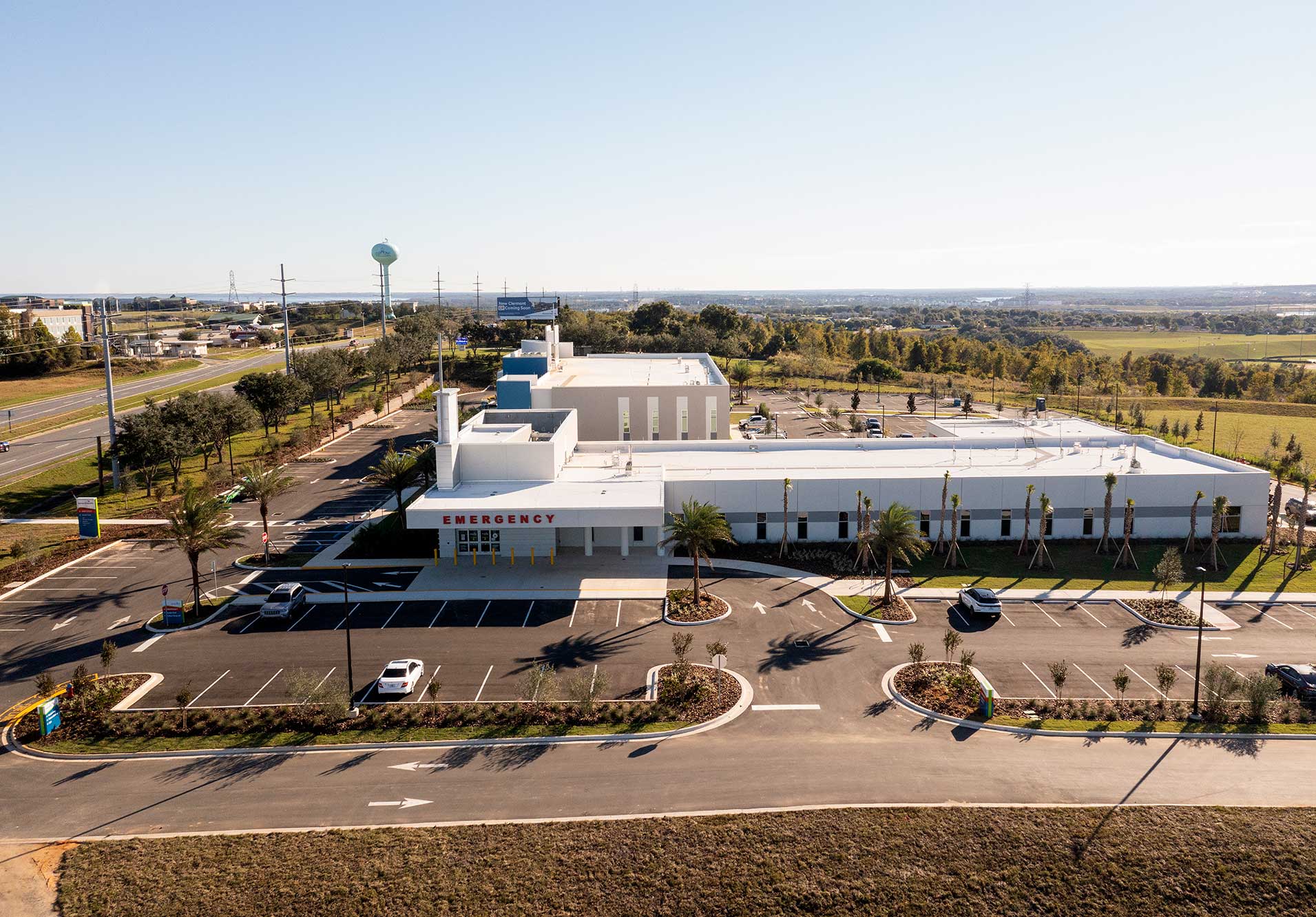 A side view of the AdventHealth Clermont ER building